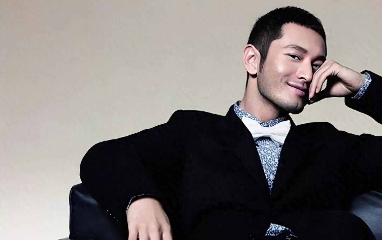 火爆狗血!黄晓明曝杨颖胸小,她竟然爆料他爱夜店