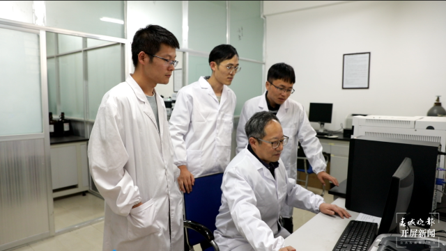 云南省科学技术杰出贡献奖获得者|杜官本:研究人造板38年,让家具更