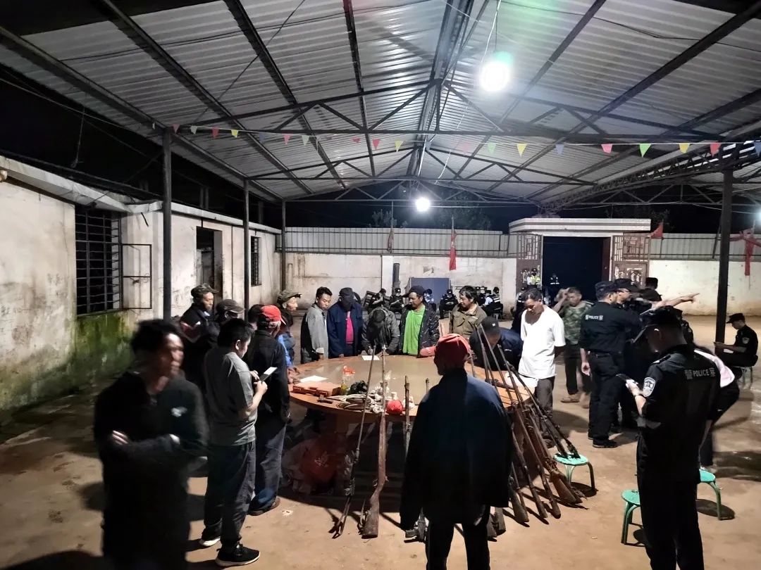 弥勒:上交19支枪,1.2公斤火药