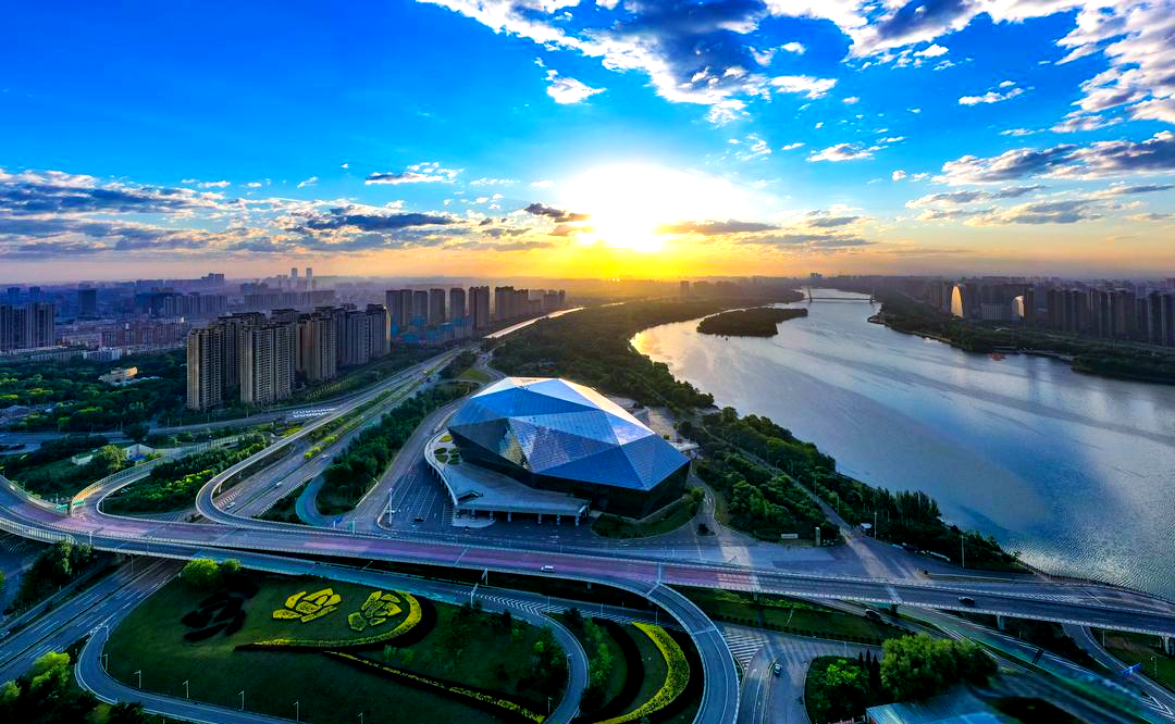 沈阳浑河:一幅多彩的画卷展现城市风貌