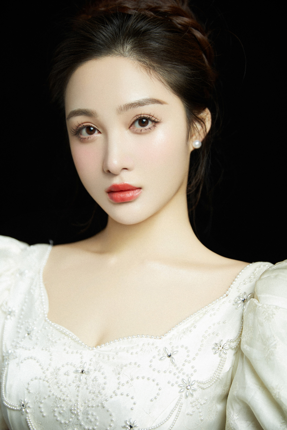 看完演员孙嘉璐的表现后,你会发现:冰墩墩特效的"璐墩墩"真好