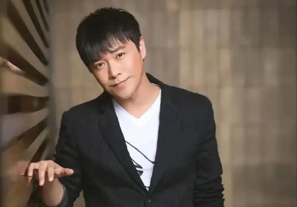 拿烟头烫佟丽娅,实行"一夫多妻制",陈思诚再成功也无法翻身?