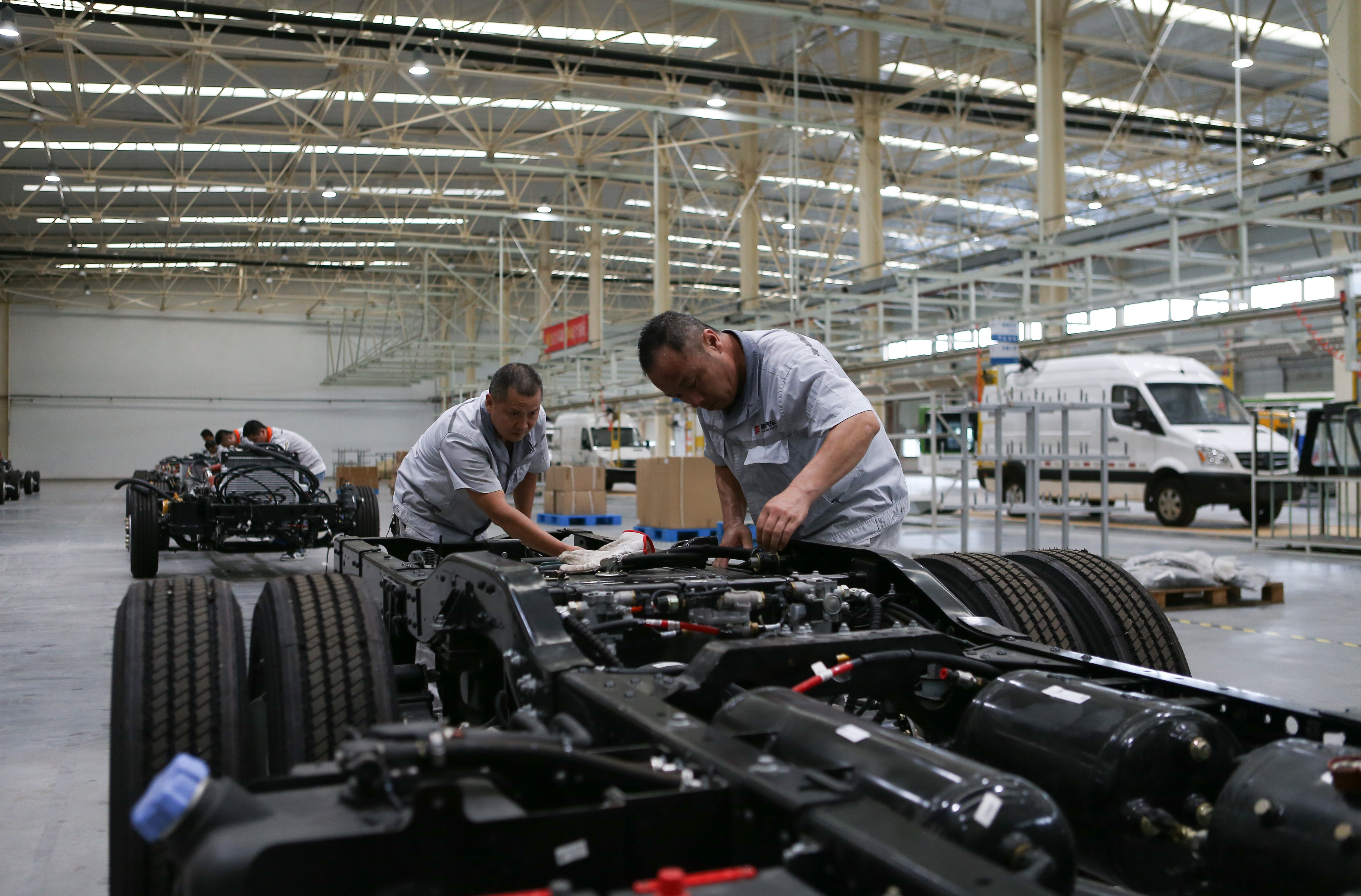 (高质量发展调研行)湖北襄阳:推动汽车产业转型升级