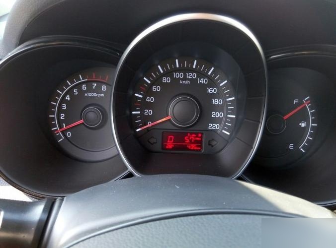 起亚k2油耗8个正常吗