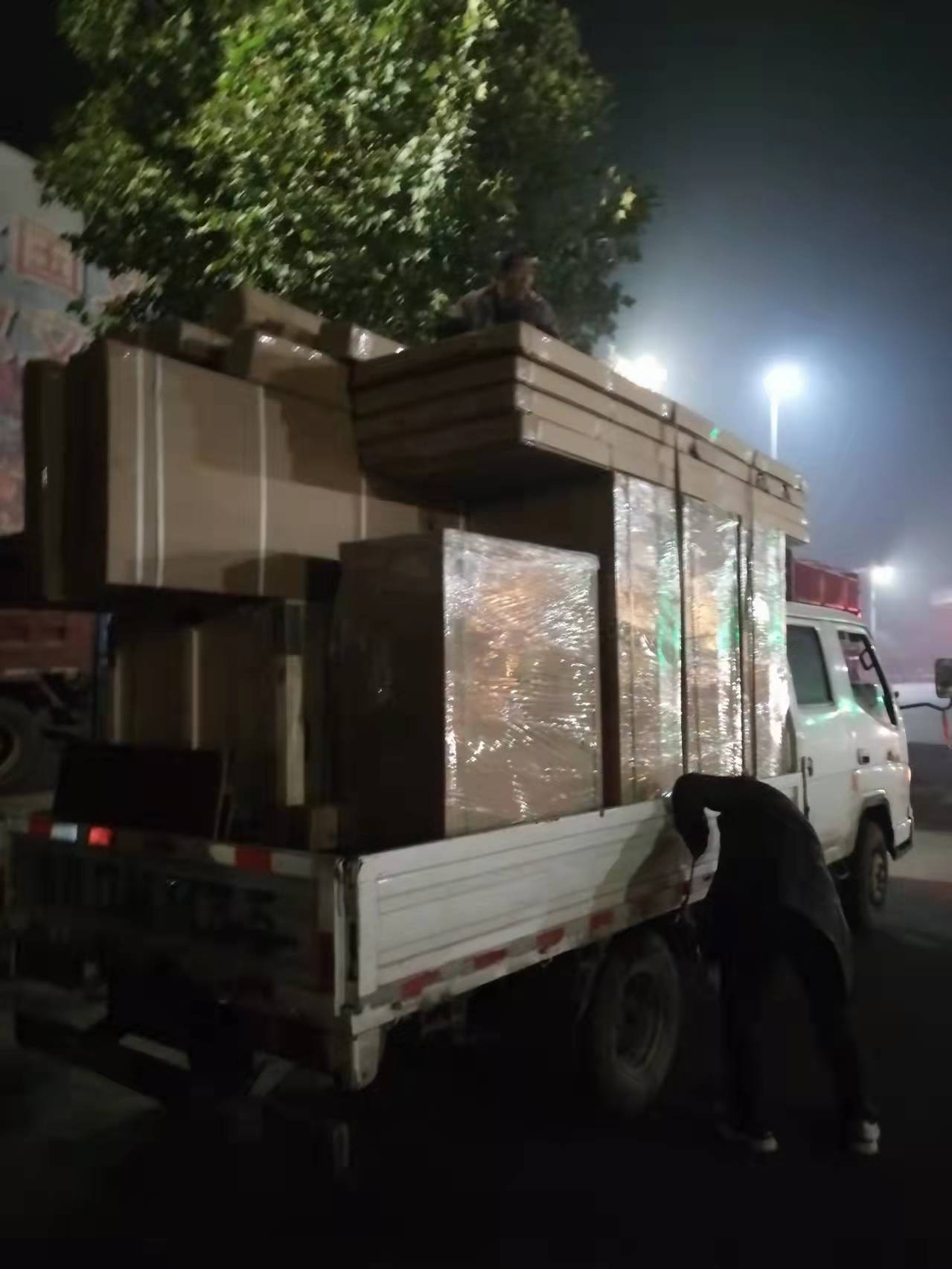 南阳搬家公司年年红夜间加班