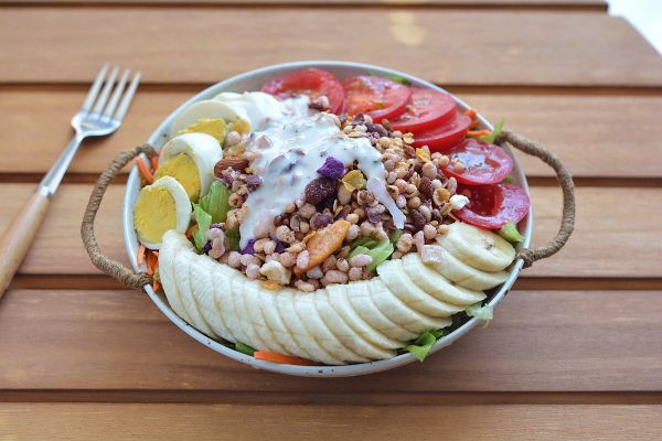 2021创意料理组——创意"食"光 鸡蛋香蕉酸奶沙拉