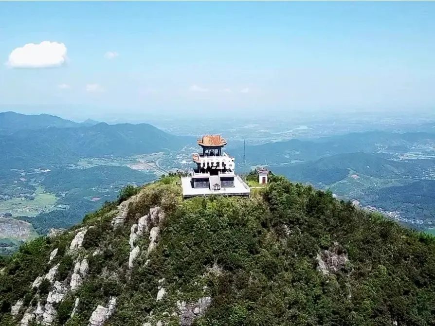 4個多月時間裡,他足跡遍及高黎貢山兩麓,遍訪名勝古蹟考察地理,交通