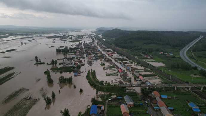 黑龙江尚志洪灾现场:设施农业受损,大片稻田被淹面临绝收