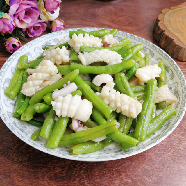 豇豆炒鱿鱼,q弹鲜美,家常小炒