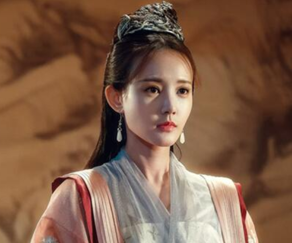 参演《媚者无疆》走红,如今客串《特战荣耀》,卓煜茜真的好美啊