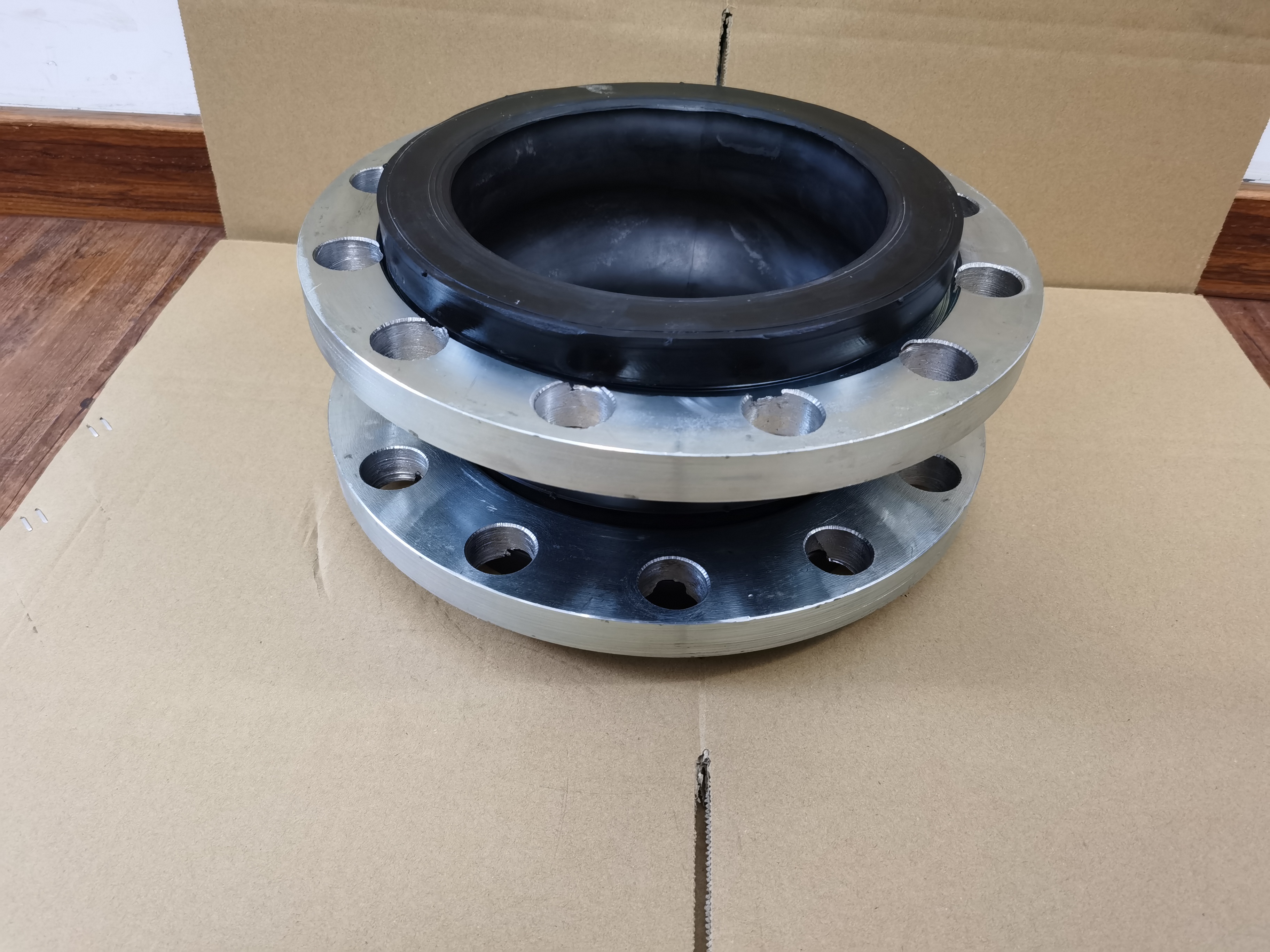 耐低温橡胶接头的介绍