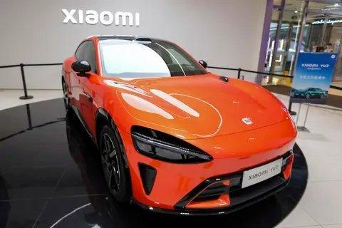 Xiaomi 纯电动跑车亮相展厅