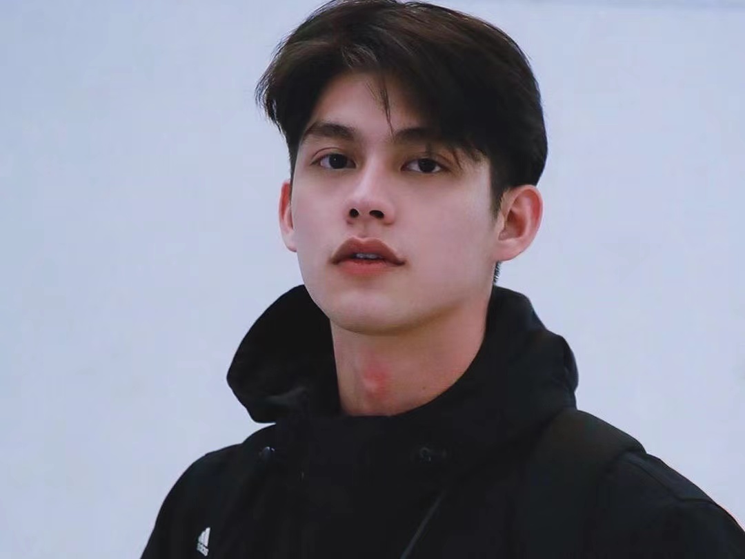 泰国演员bas个人简介