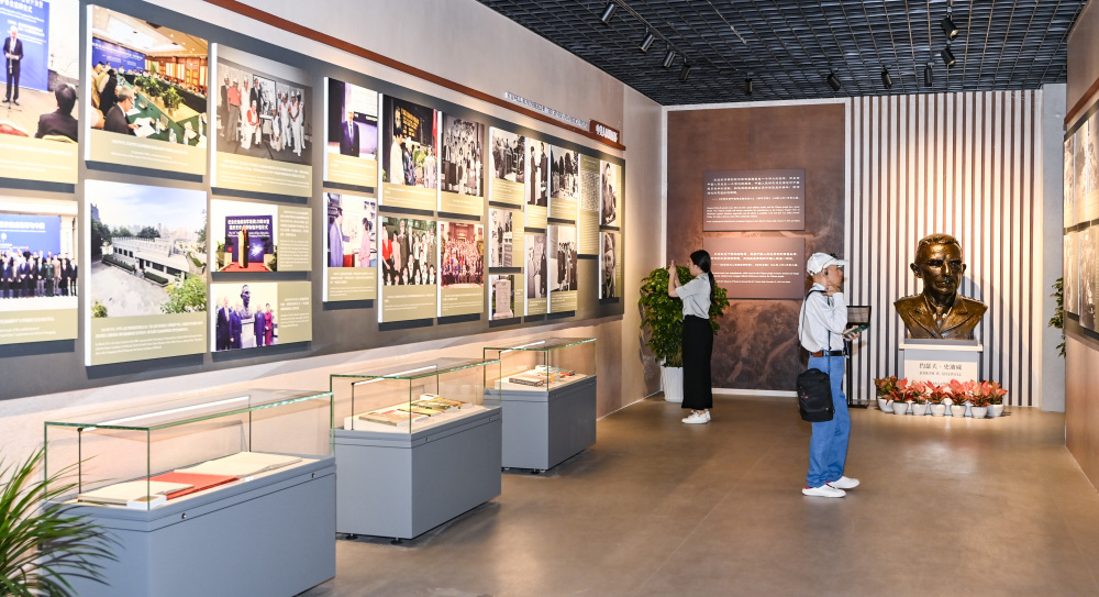 重庆史迪威博物馆推出伟大的朋友——史迪威将军生平图片展