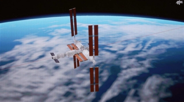 太空快递顺利送达！天舟十号与空间站组合体完成对接