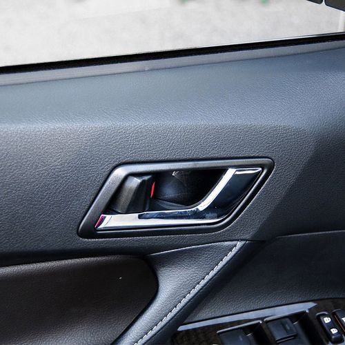 怎么通过内门把手辨认汽车?