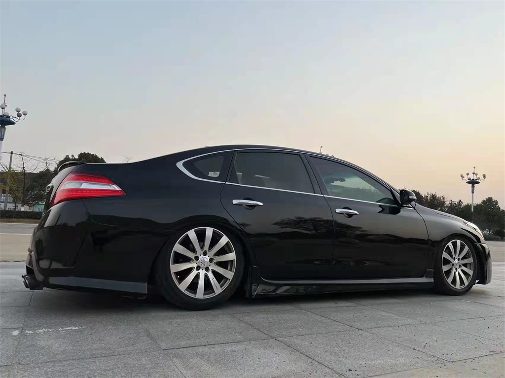 冷门的日产天籁玩改装,气动上车之后依然有滋有味