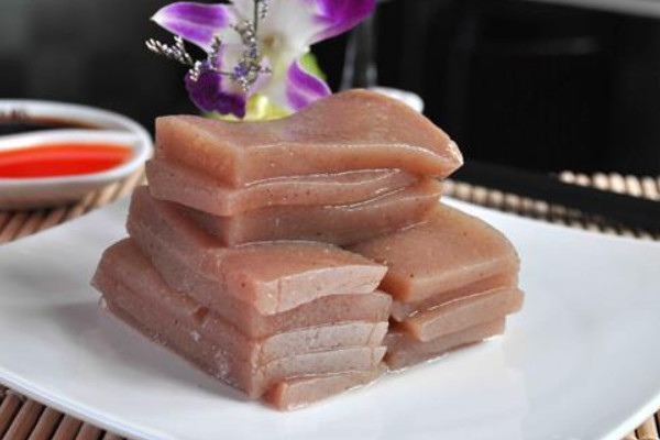魔芋豆腐,是一种以魔芋粉为主要原料