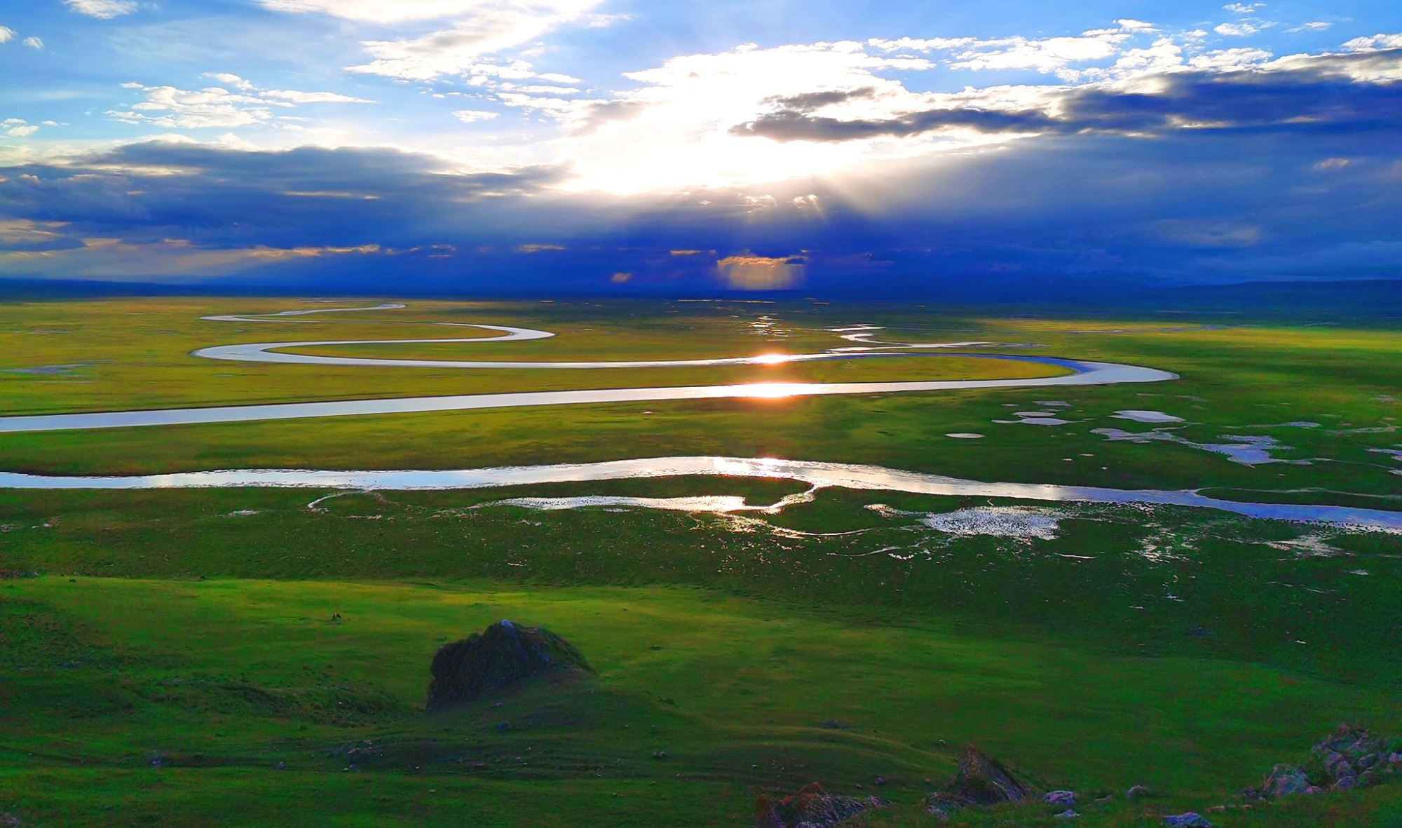 巴音布鲁克大草原