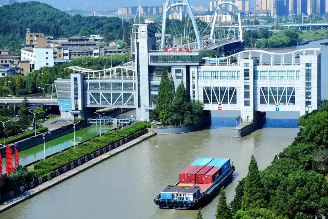 领跑内河运输!湖州港一季度集装箱吞吐量实现"开门红"