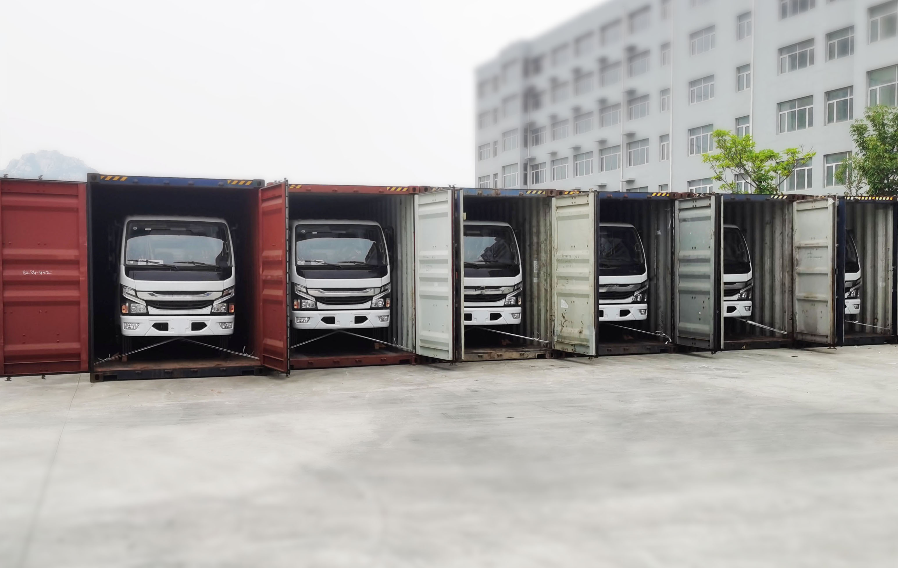 国赫通为百辆轻卡提供集装箱服务