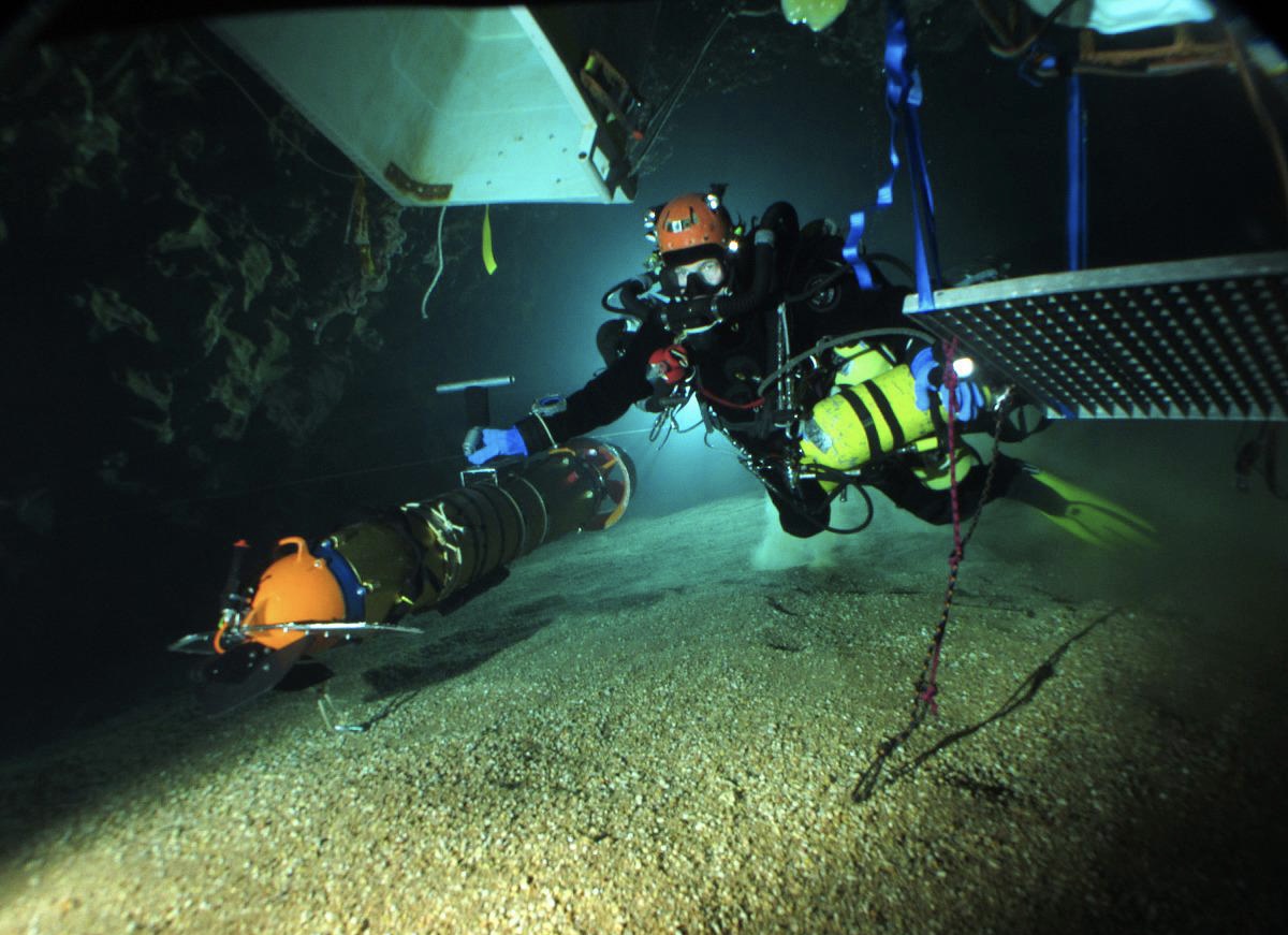 芜湖镜湖区水下打捞-承接蛙人水下打捞手机服务