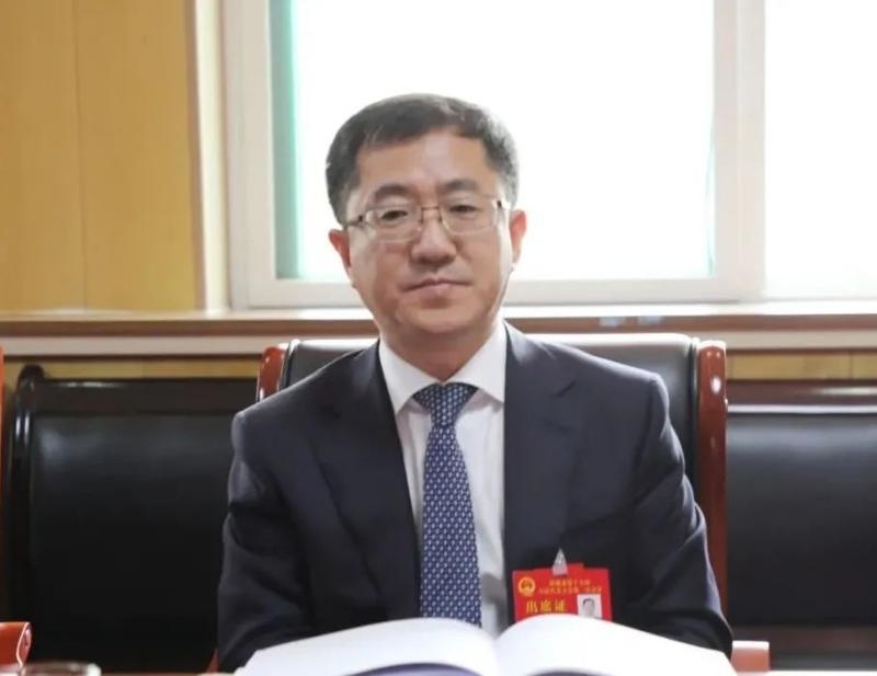 阳曲县县委书记裴耀军参加黄寨代表团审议