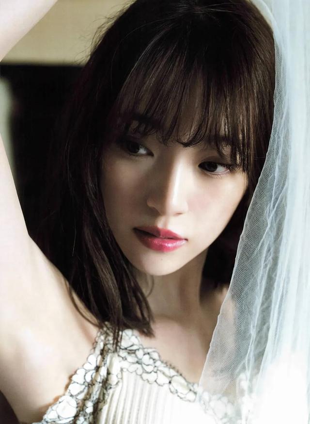 写真集:《平时的碰头地点》精选(堀未央奈)