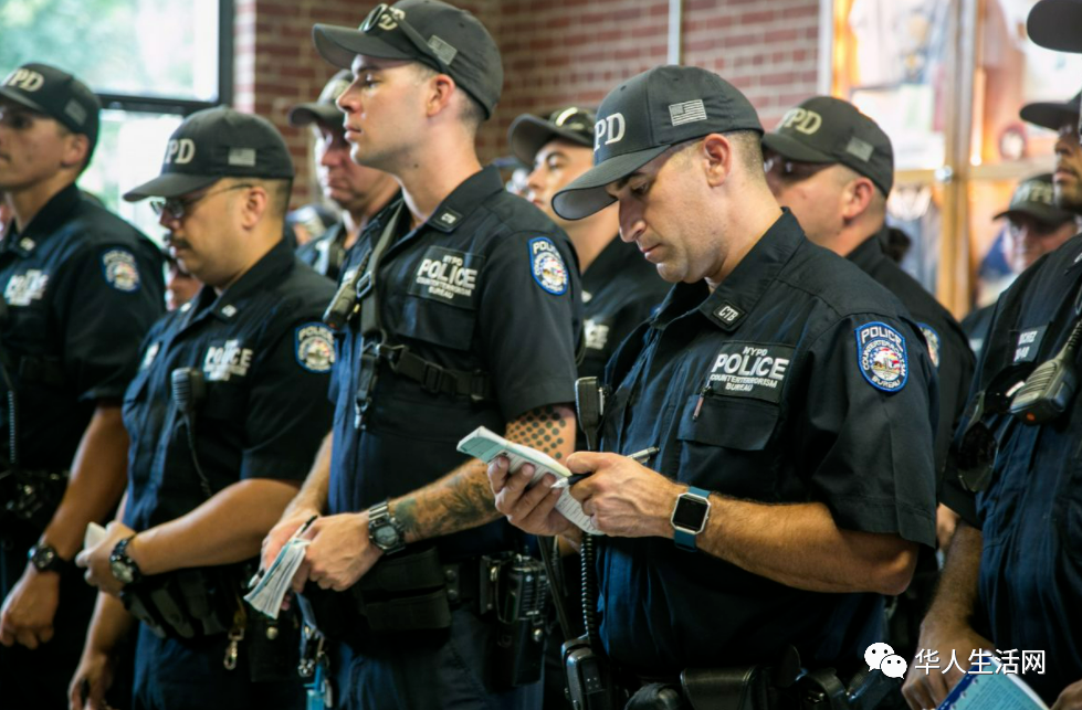 州长开价,因拒打疫苗被开警察,来佛州就给$5000