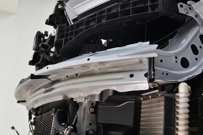 本田crv没有后防撞钢梁?