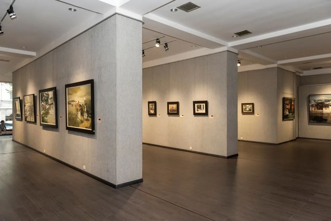 湖南工艺美院教师张清红色主题美术作品展在湖南省画院美术馆开幕