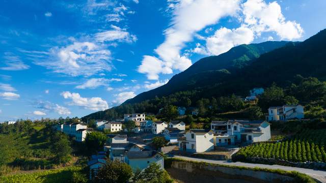 四川凉山普格县举办首届螺髻山乡村音乐节