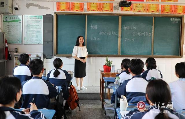 罗平:腊山一中文明之花处处绽放