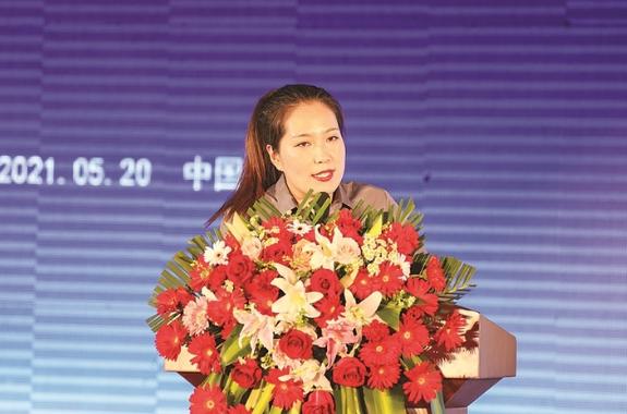 曹虹:用通航产业发展助推经济转型