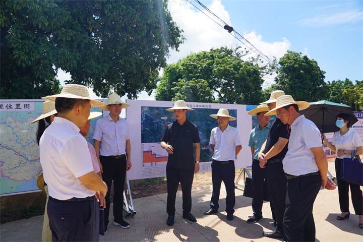 黃海韜到新福鎮開展服務平陸運河項目南寧段建設和鞏固拓展脫貧攻堅