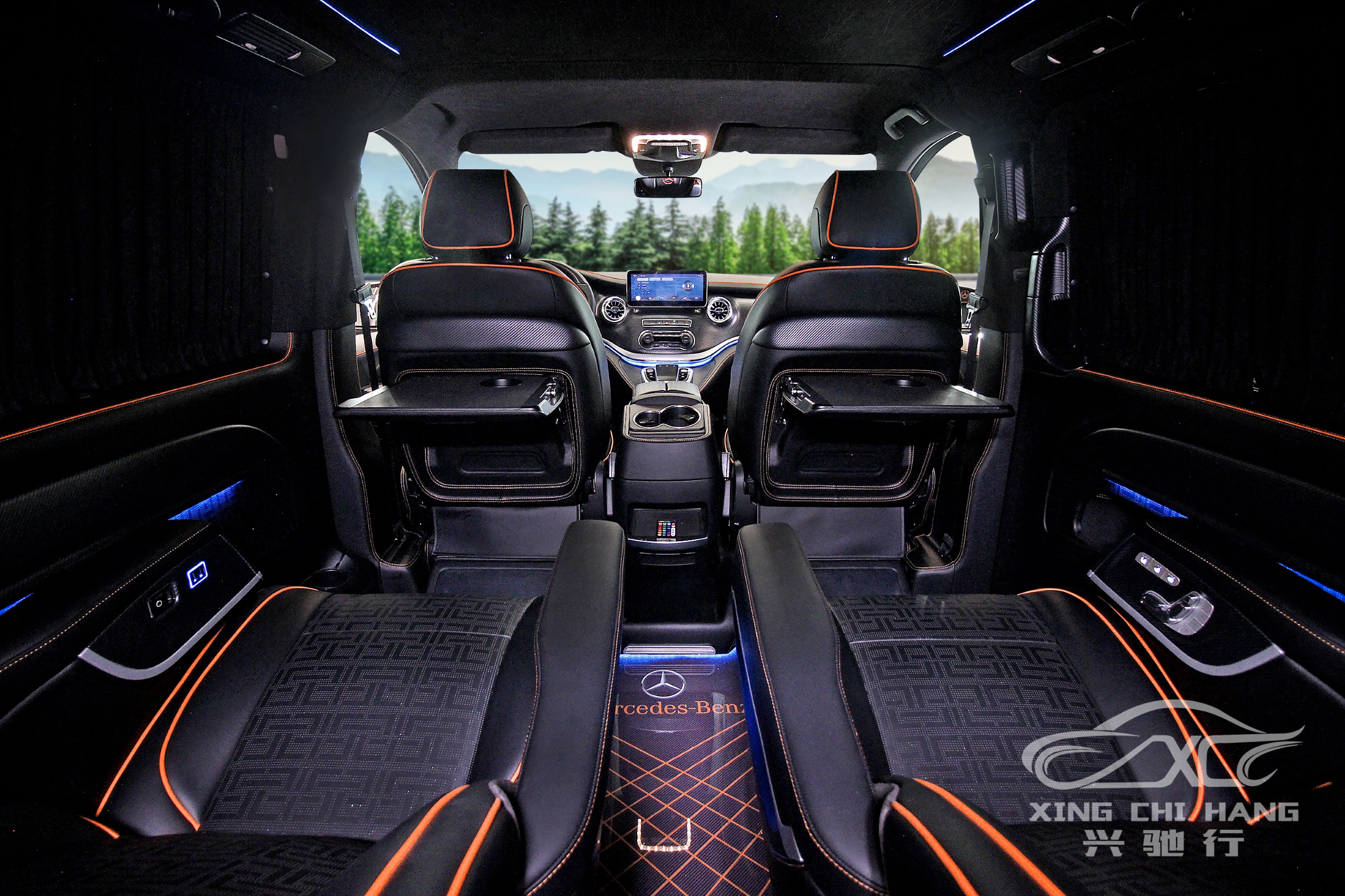 奔驰威霆商务车单开门黑色内饰-兴驰商务车