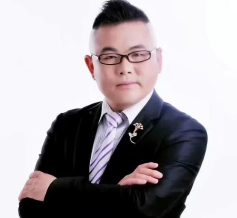 主持人王波波脑梗去世!瘫痪3年暴瘦到认不出,生前人品曝光!