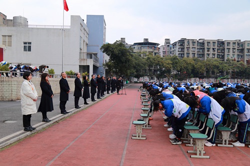 挑战极限 为梦而战——广汉市金雁中学邀请善朝教育专家到校作励志