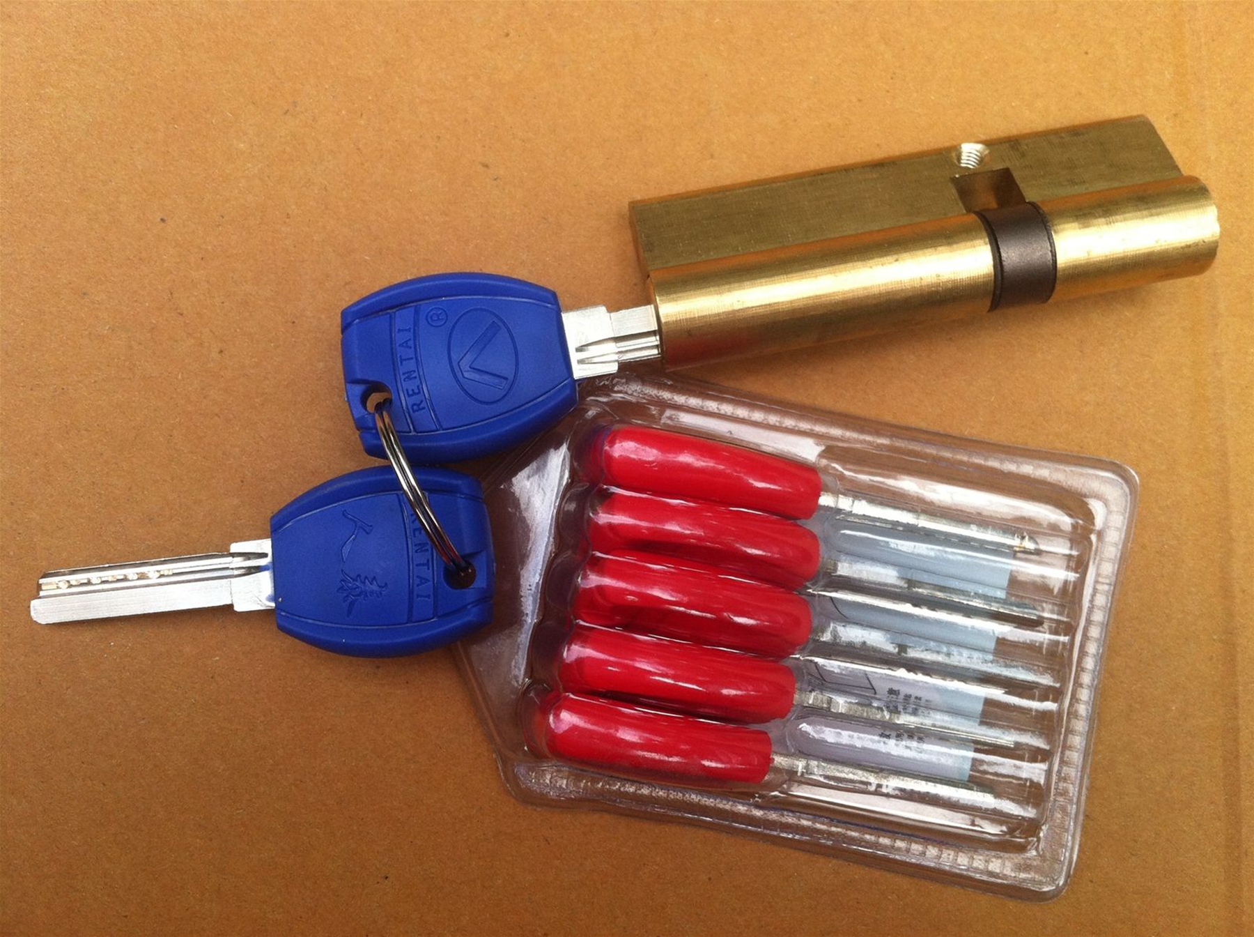 装修钥匙和正式钥匙的区别有什么?钥匙卡在锁孔怎么取出?