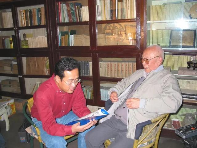 到山西考古博物馆,看张颔先生如何"着墨家山"