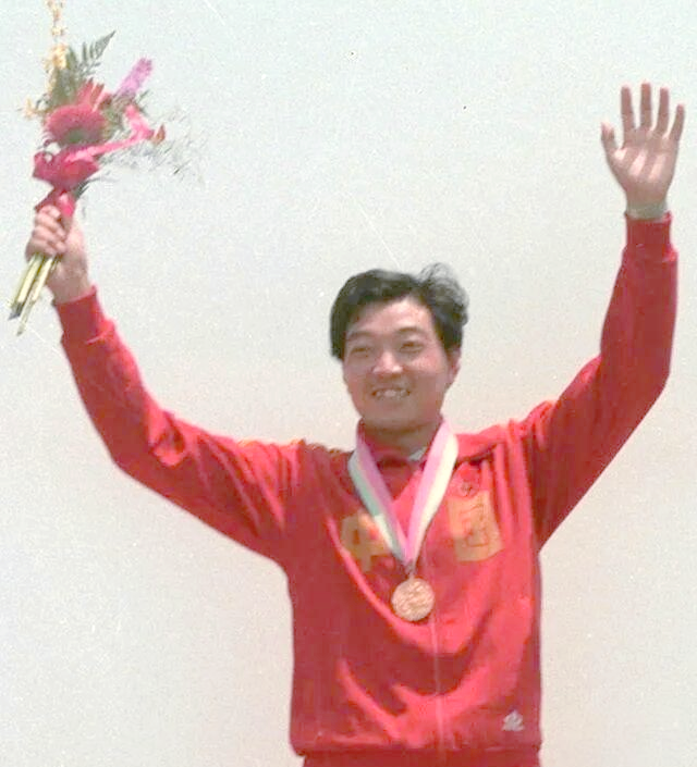 杨倩与许海峰:中国奥运荣耀的传承与新生