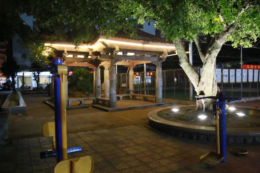 文明南安洪濑镇美化靓化广场环境奋力提升镇容颜值