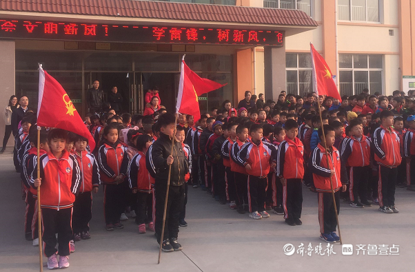 莒县安庄镇中心小学开展"雷锋精神伴我行,志愿建功新时代"活动