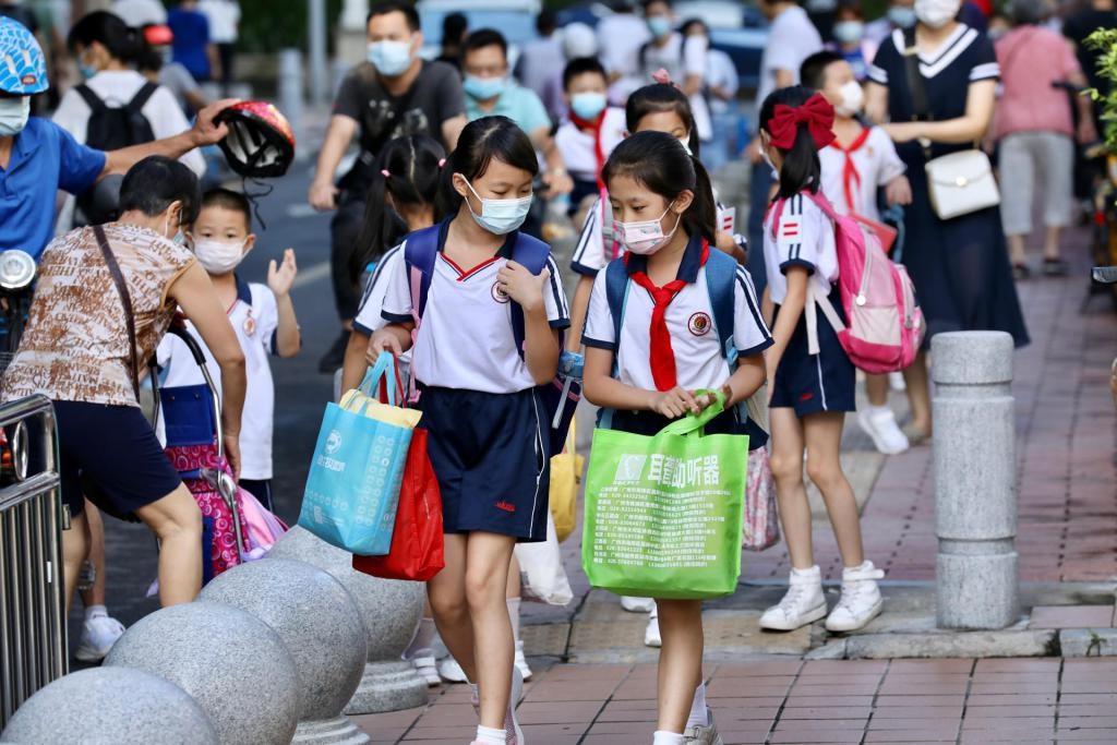 广州海珠区解封区域部分中小学,幼儿园今日恢复线下教学
