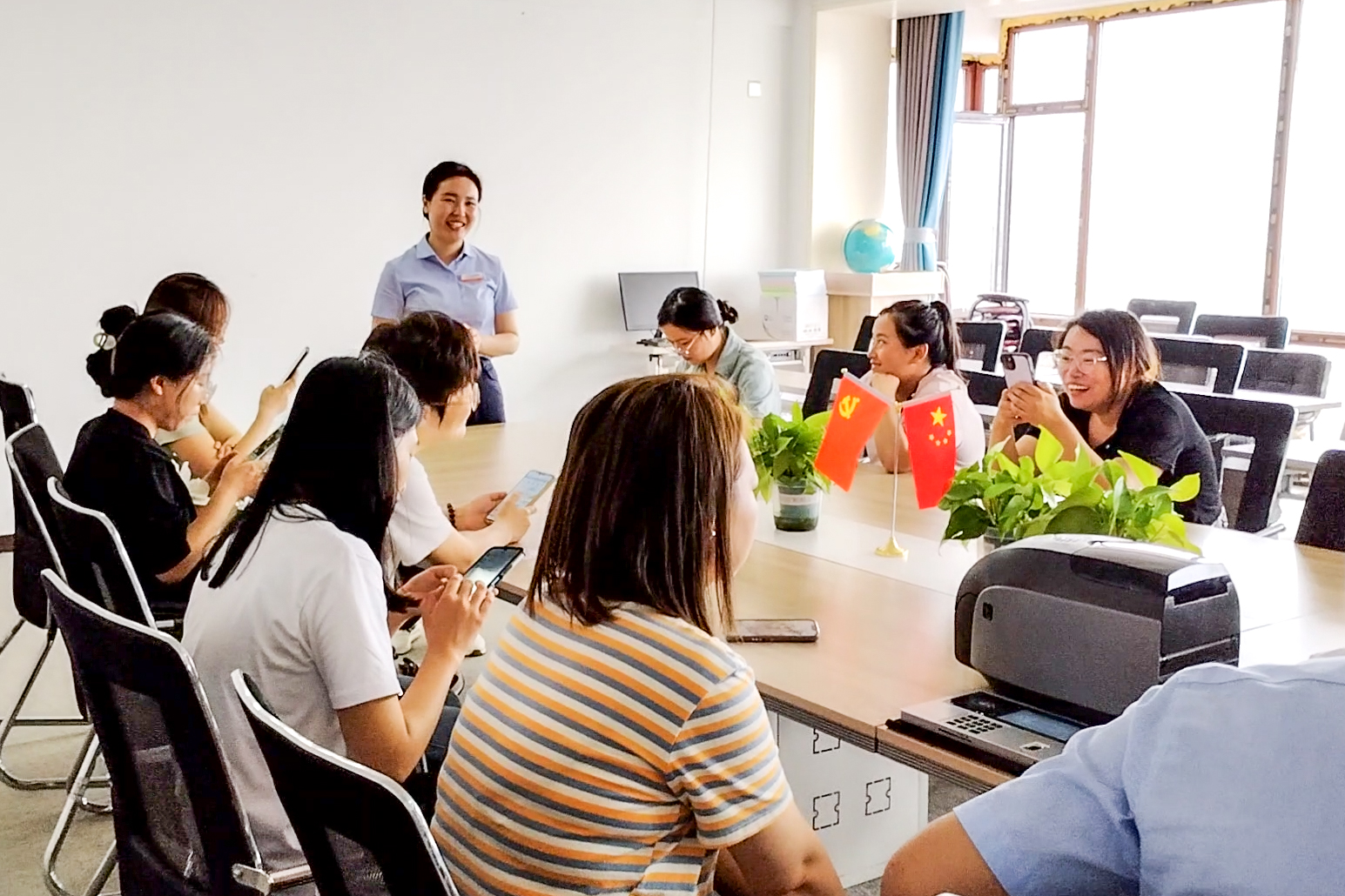 中屹泰祥工会积极组织开展为员工办理工会会员服务卡活动