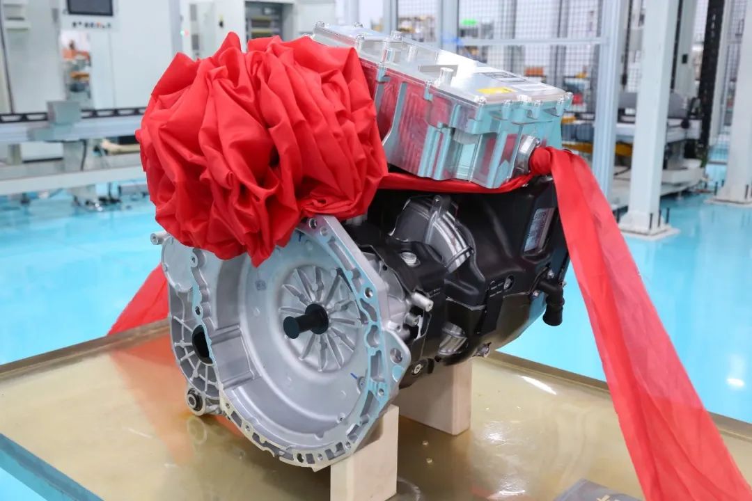 重庆青山增程式双电机混合动力变速箱总成正式量产【科技自立自强】