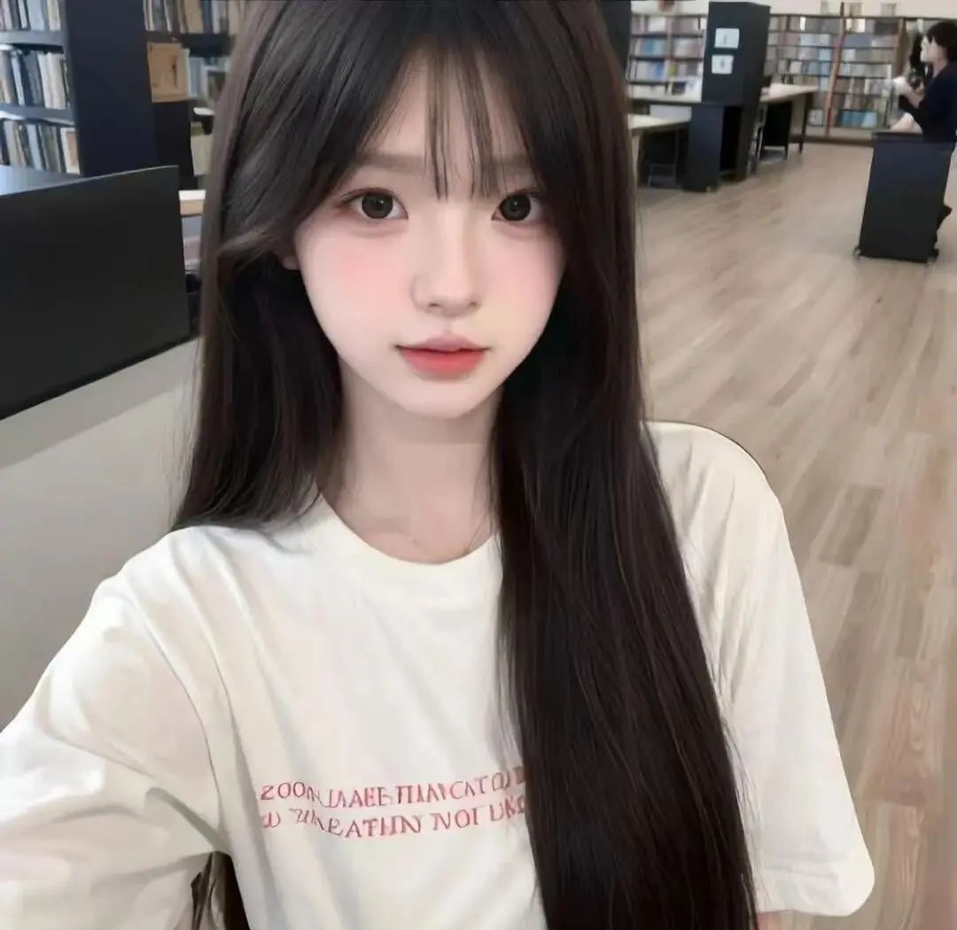 知性优雅的女生头像与超清好图平台的美学传递