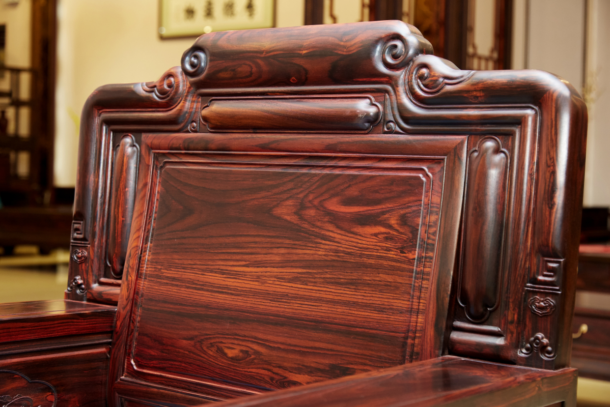 如何挑选阔叶黄檀好家具?