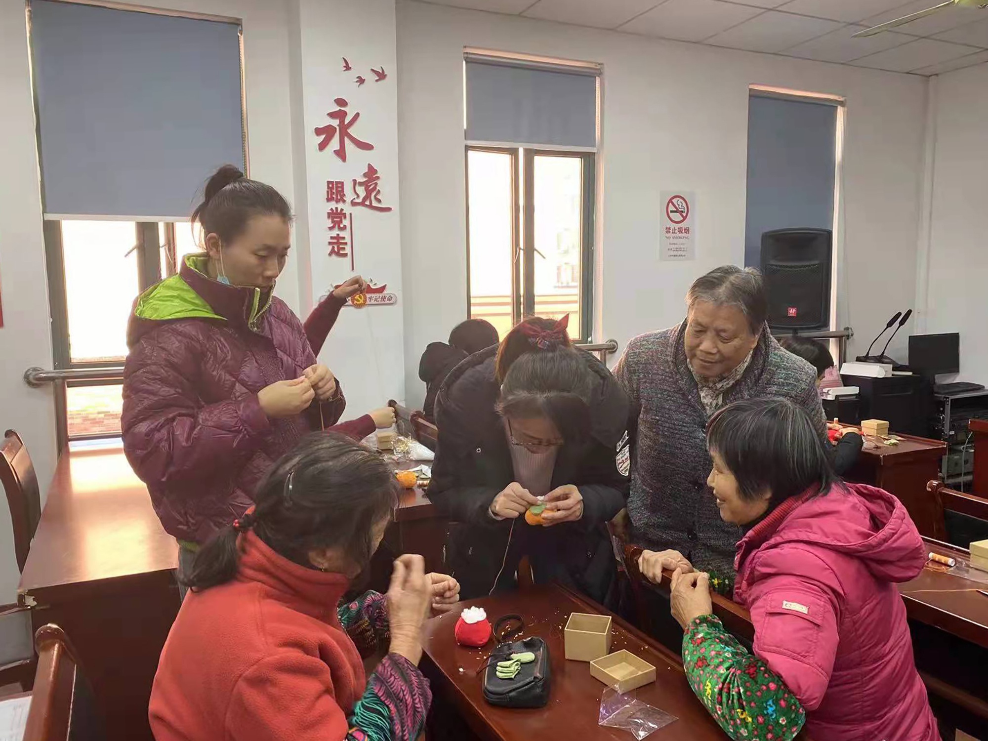 新浜镇|社区学校探索"我与老师面对面"双线融合教学