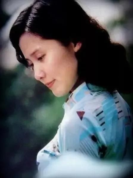 张力维:与刘晓庆齐名,当红时嫁导演,如今咋样了?